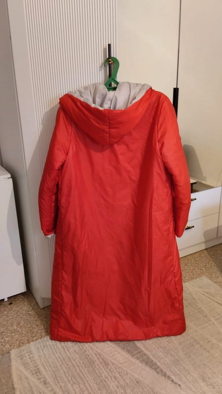 Продам женские плащи