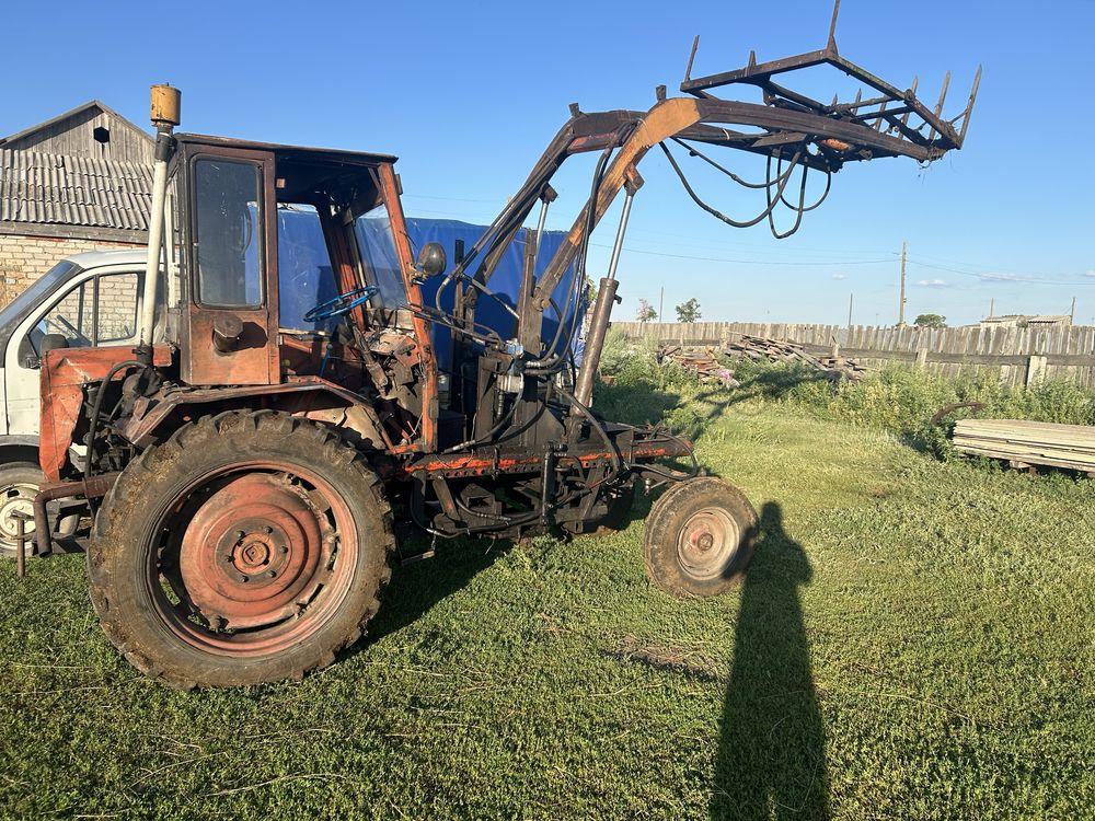 продам 2 трактора т-16.т-40