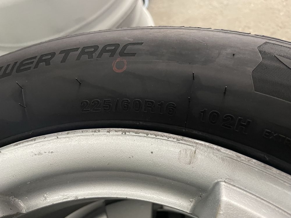 Продам 5*114.3 R16 Toyota 225/60 R16