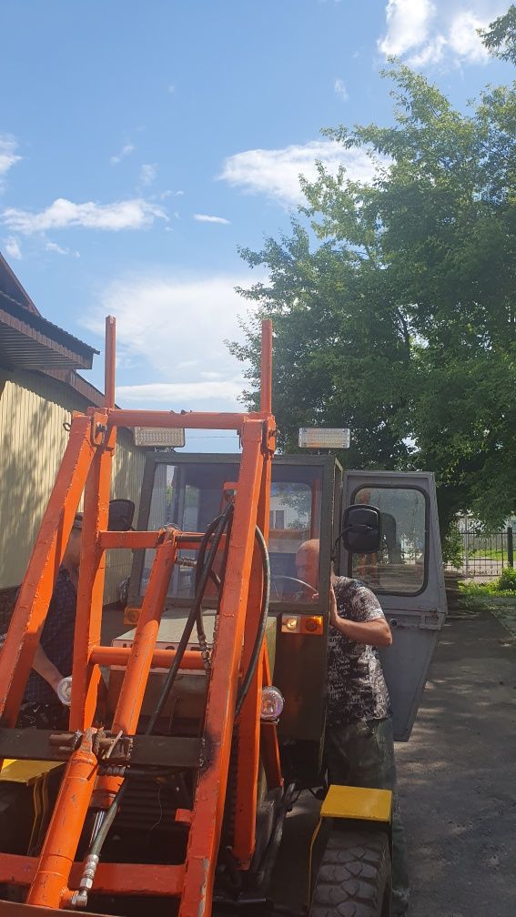 Продам трактор сделанный на базе уазика