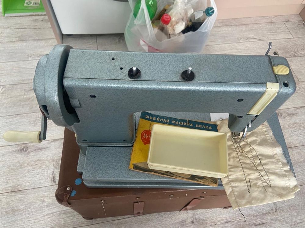 Продам швейную машину белка