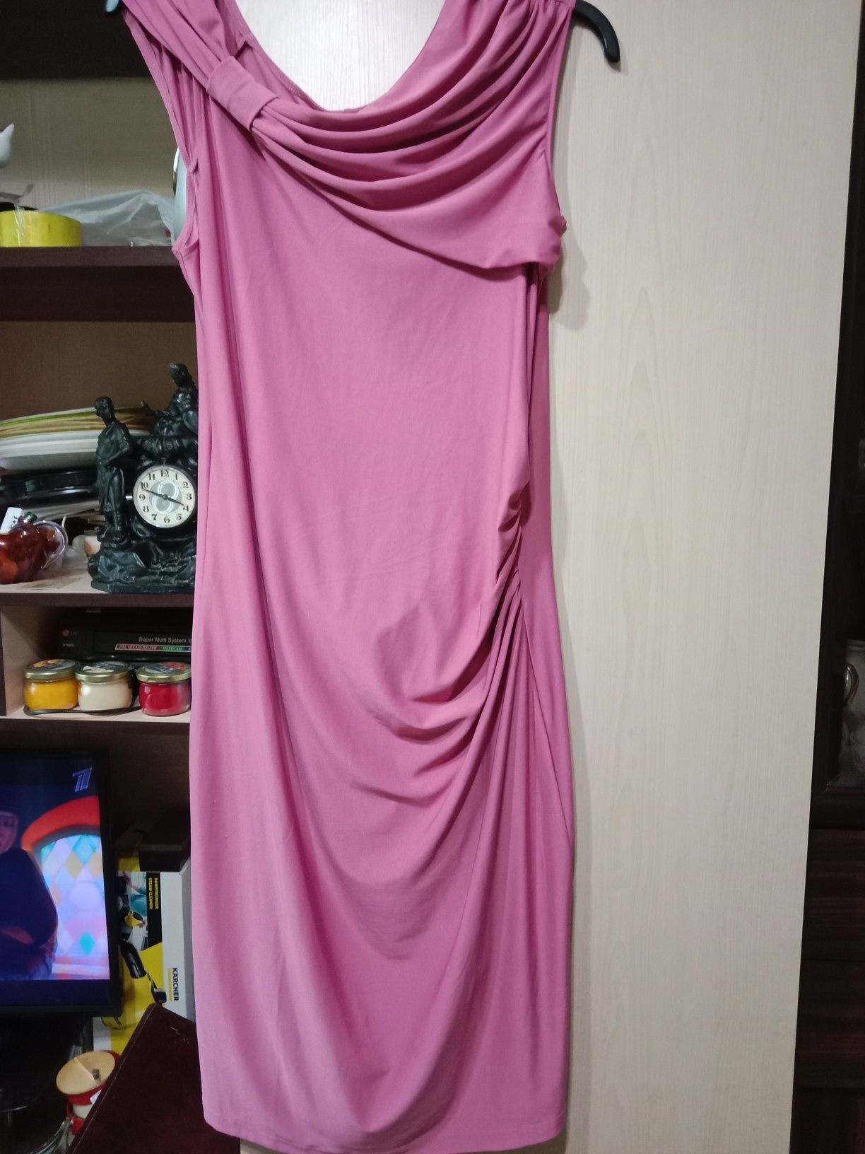 Продам новые платье