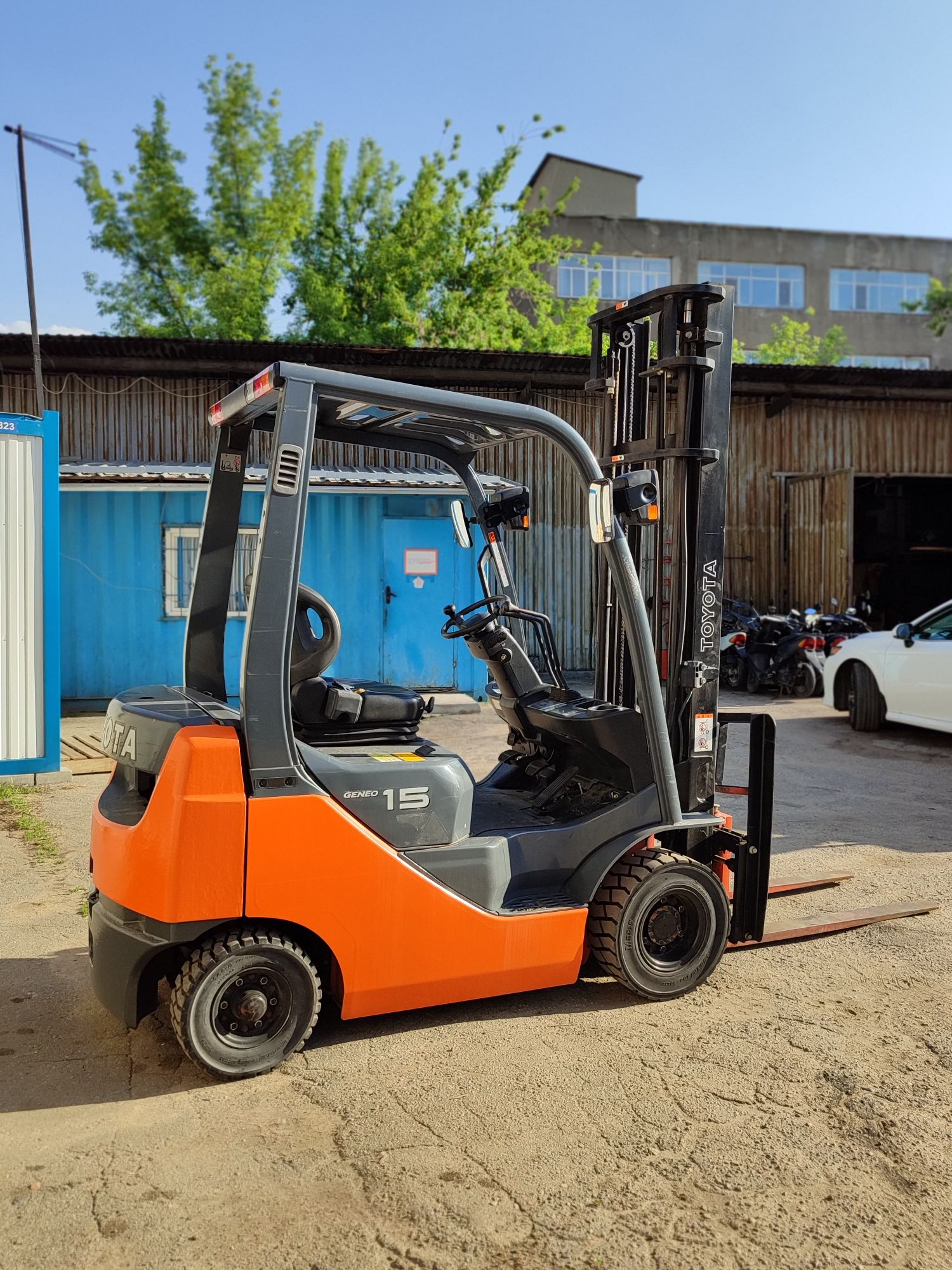 Погрузчик Toyota 1.5 т. Мачта 4 метра 8FG15 
Komatsu FG15C-18VIvio3p
2