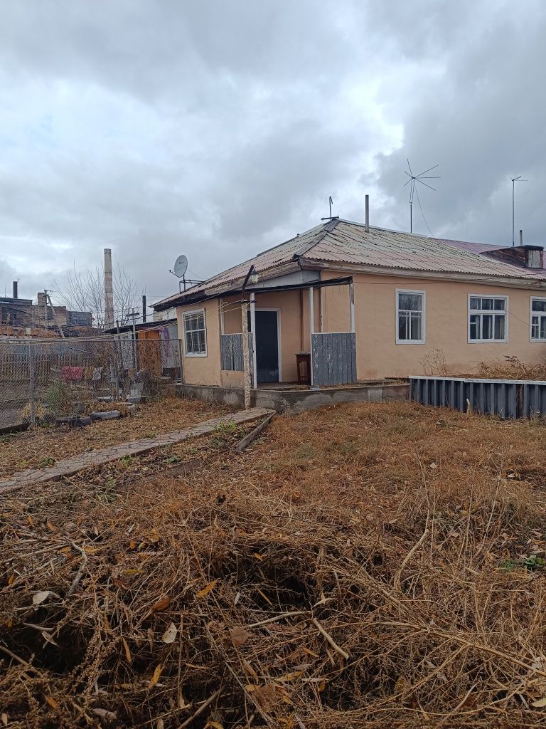 Продам дом барачного типа.