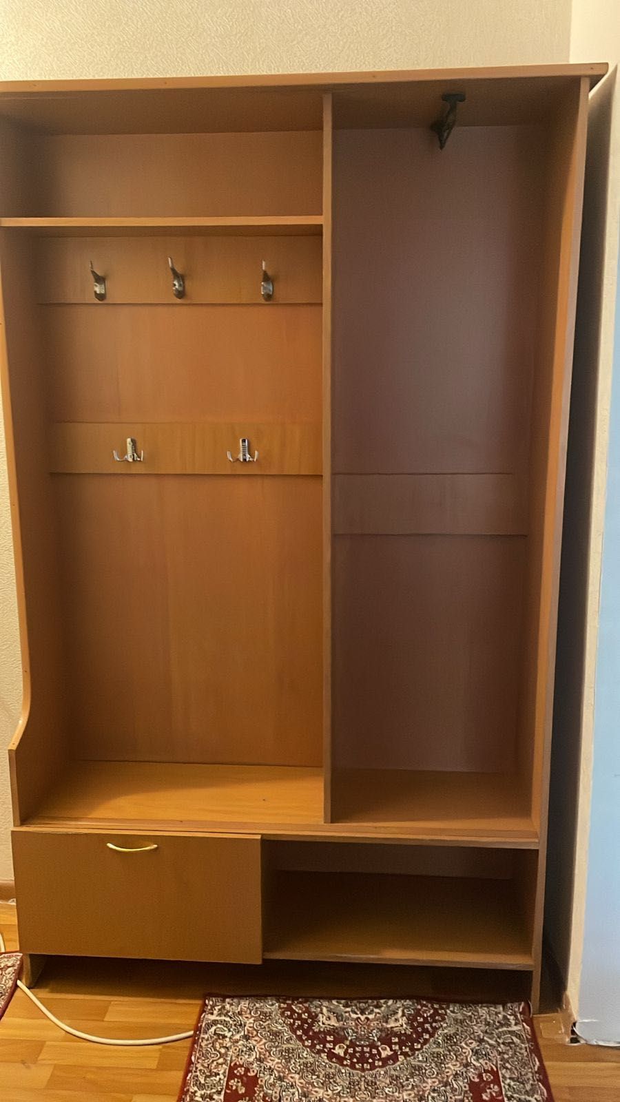 Продам шкаф в прихожую