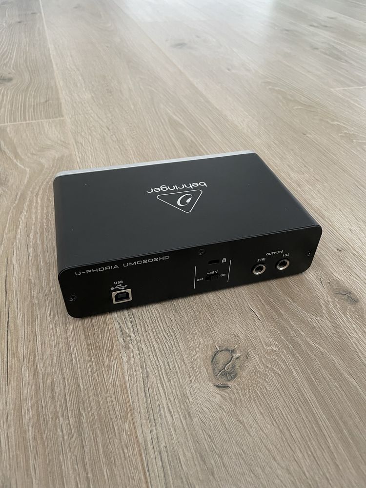 Звуковая карта Behringer U-PHORIA UMC202HD