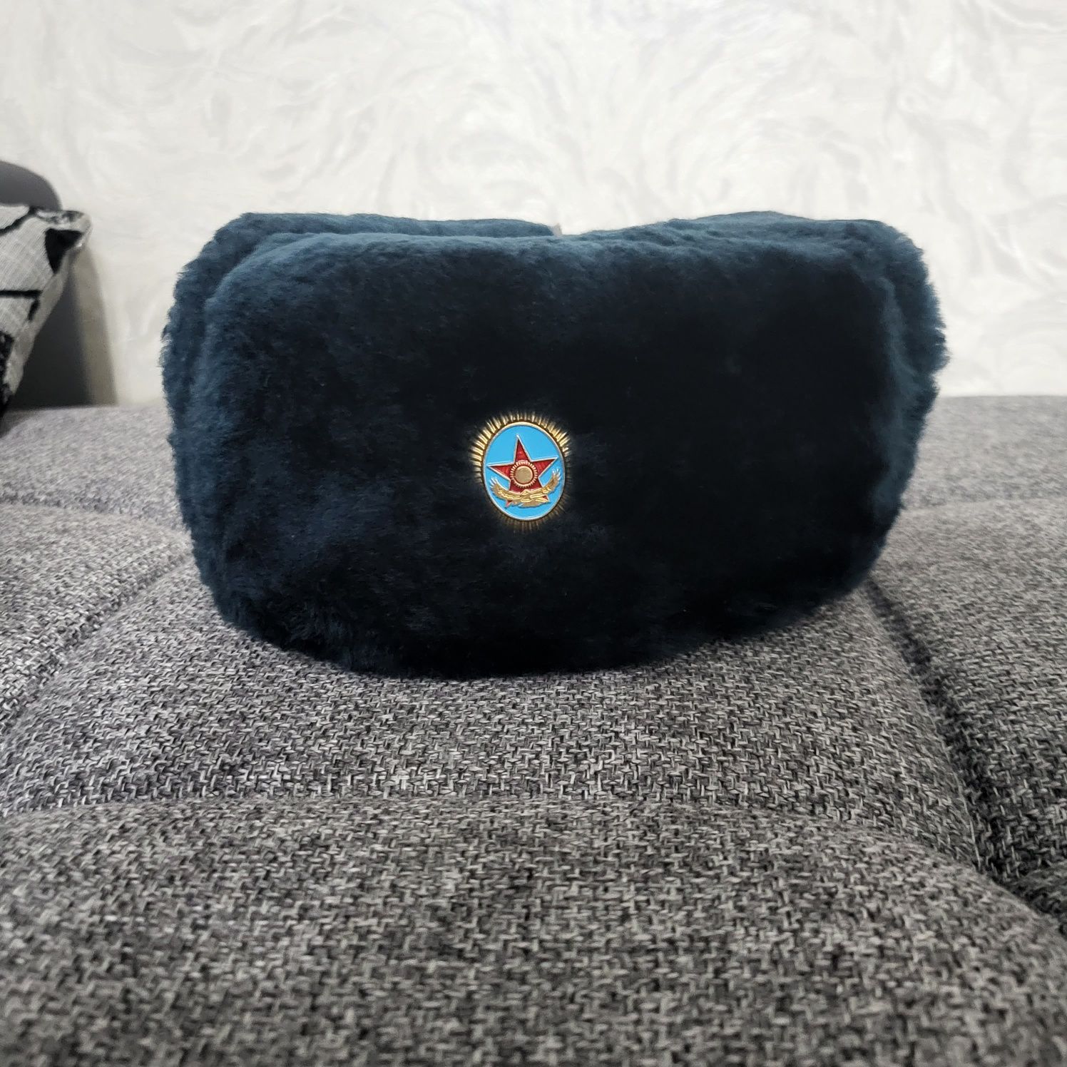 Отдам кепки, береты, шапку