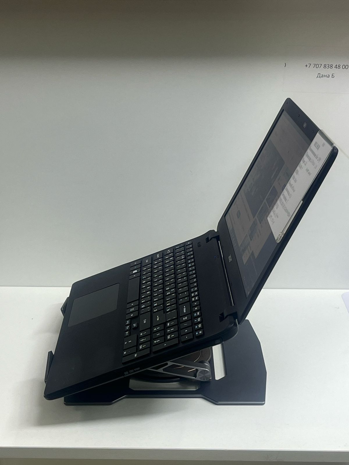 Бюджетный офисный ноутбук с гарантией Acer 2519 акб 5 часов держит
