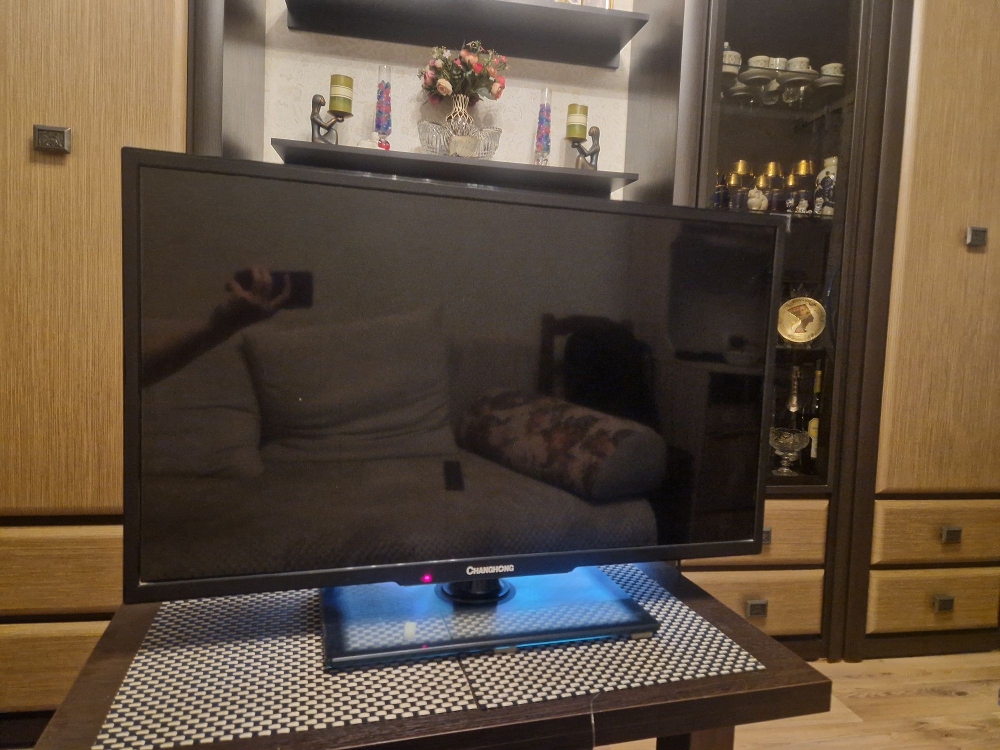 Телевизор Changhong LED32C2000