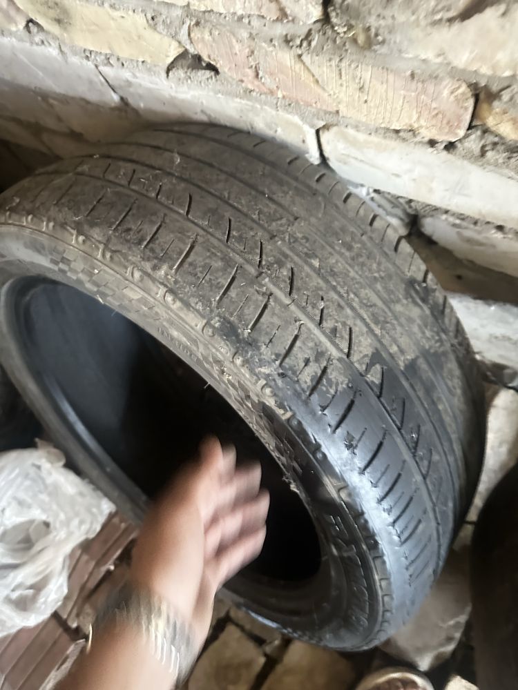 Продам разноширокие резини.