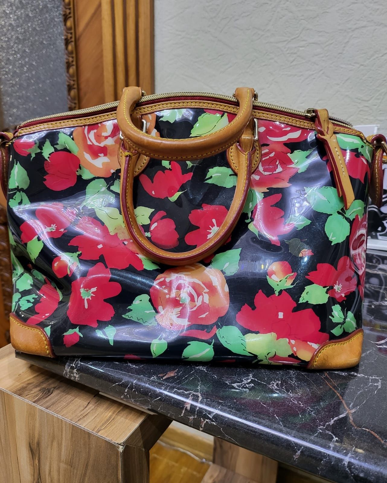 Продам женскую сумку