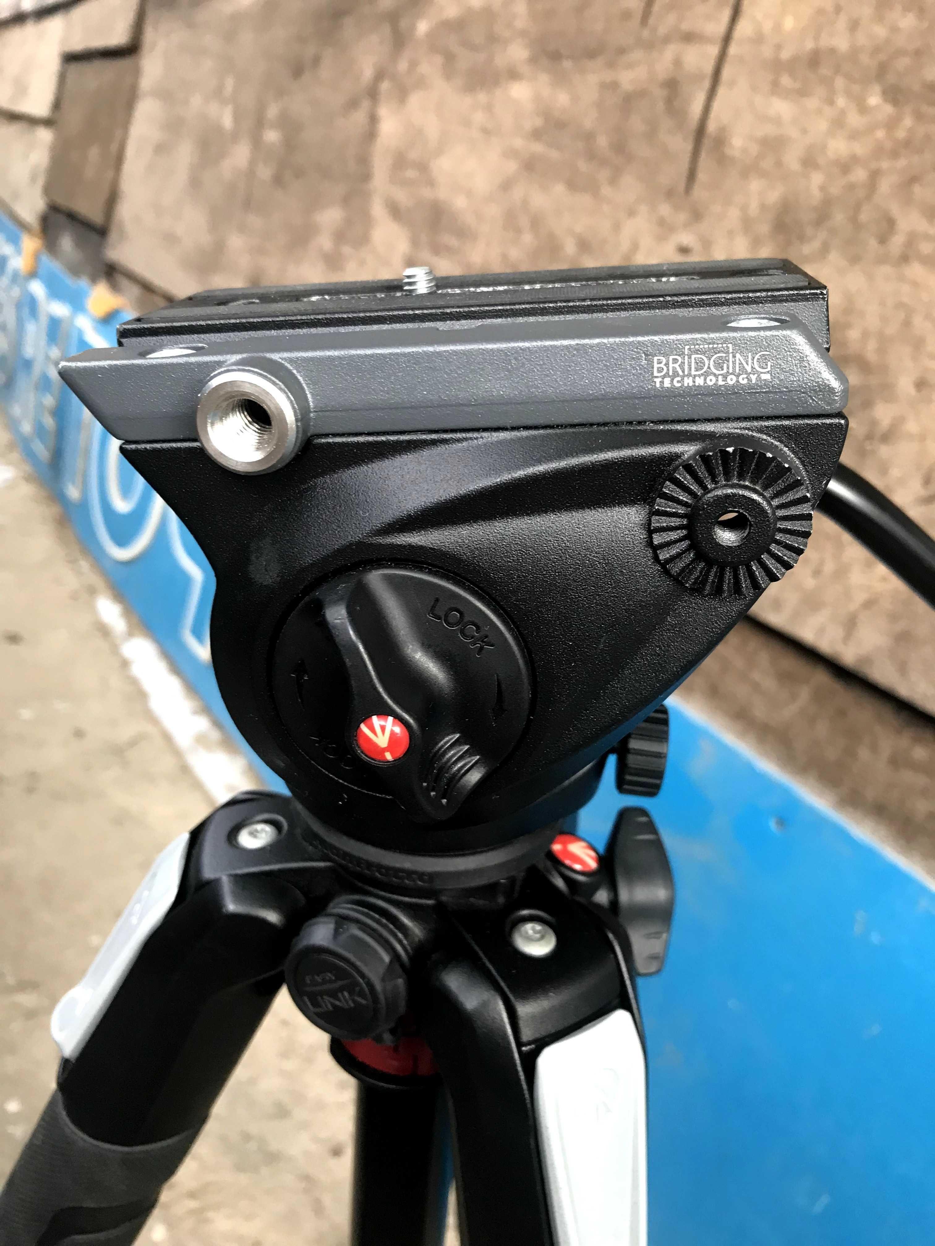 Штатив Manfrotto 055XPRO3 с видео-головой MHXPRO-3W
