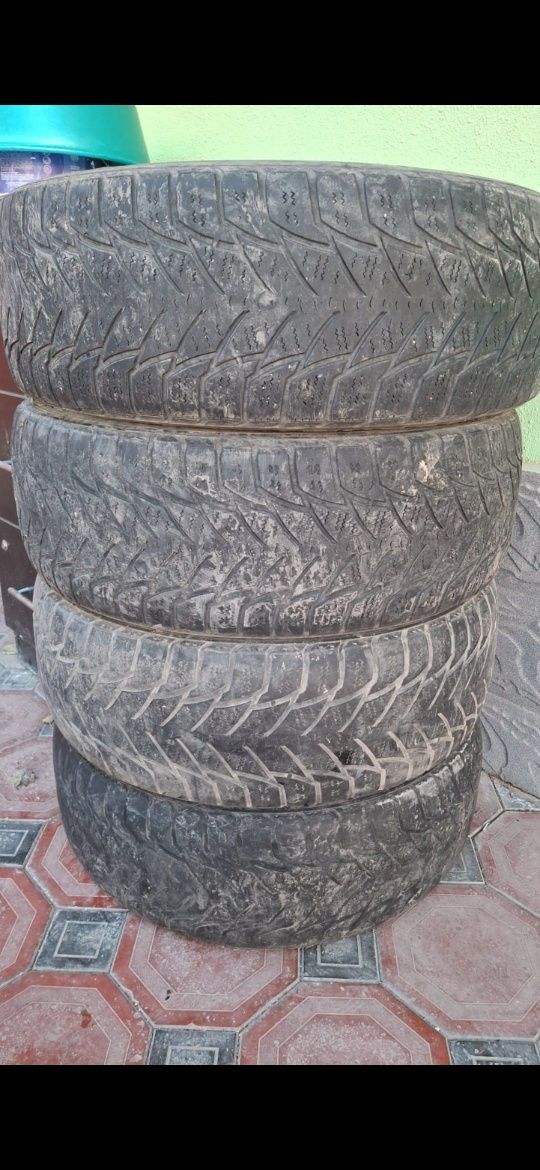 Продам шины зимние