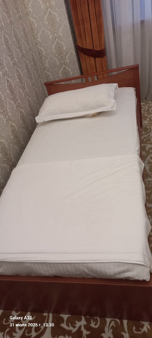 Продам кровать,дерево