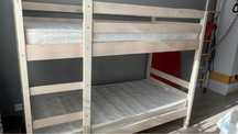 Продам кровать двухярусная с матрасами 1*2м