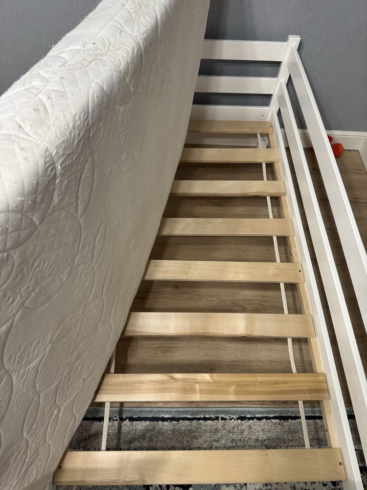 Срочно продам кровать 80*160