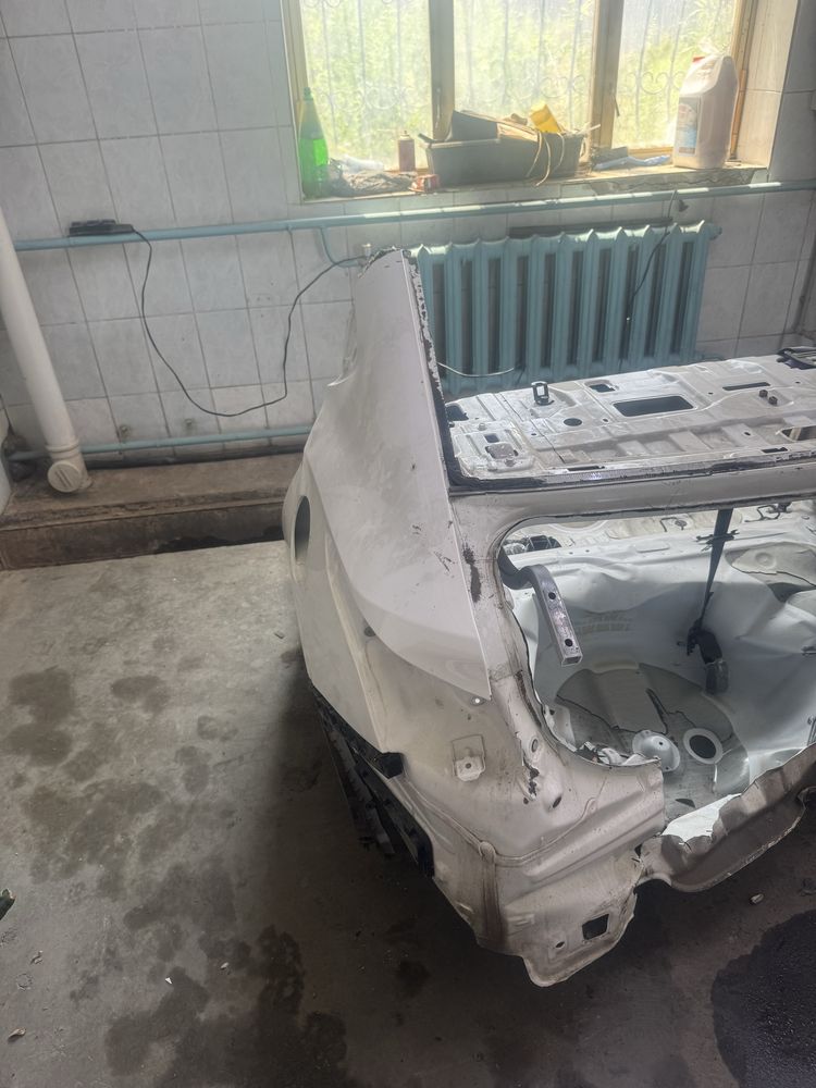 Задняя часть Хуйндай Акцент 21 года