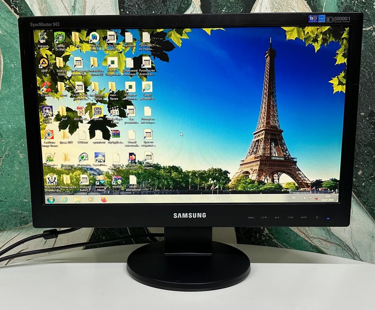 Монитор Samsung 19 дюймов в отличном