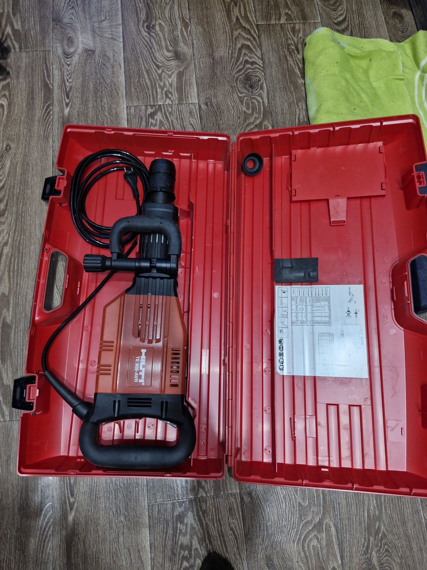 Отбойный молоток Хилти TE 905 AVR
