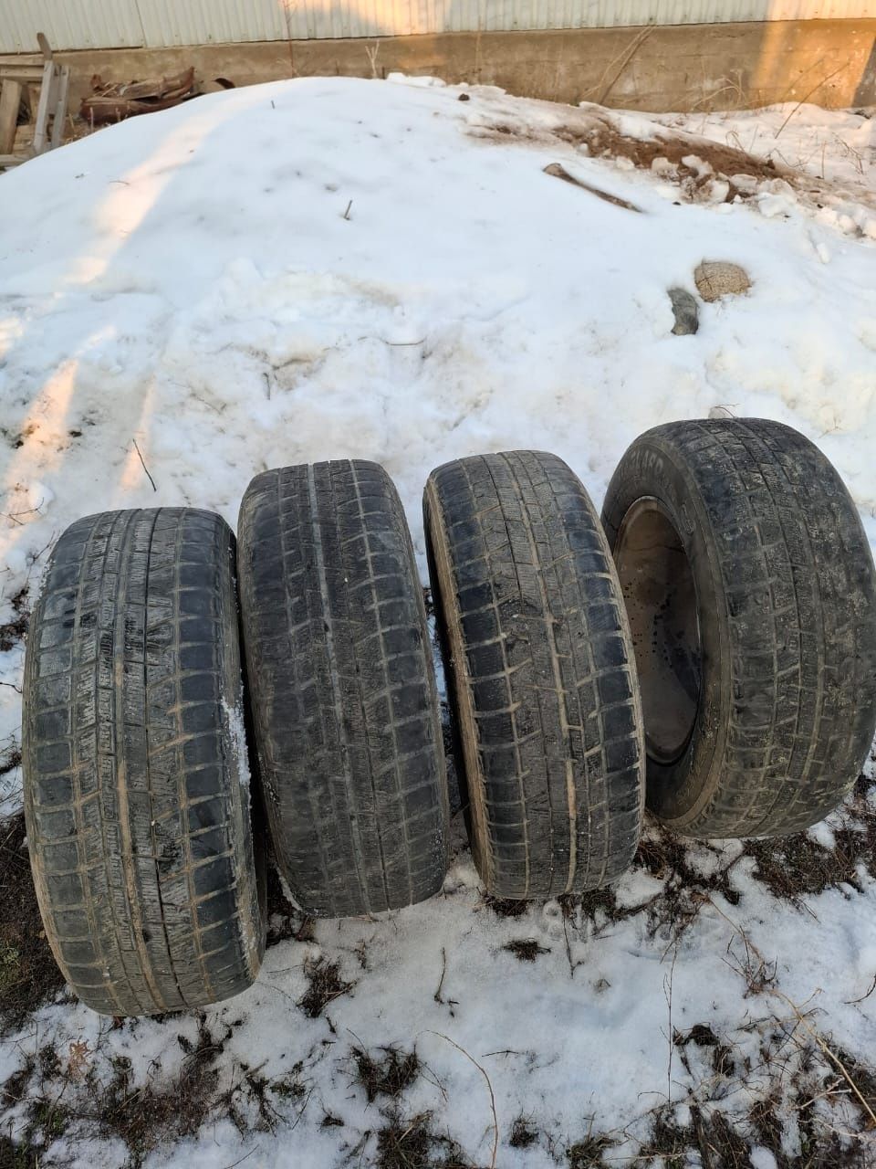 Продается шины от toyota