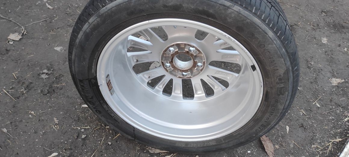 Оригинальный диск с шиной Yokohama. CAMRY