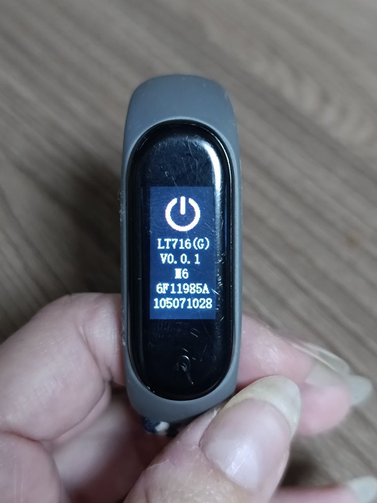 Продам фитнес браслет М6