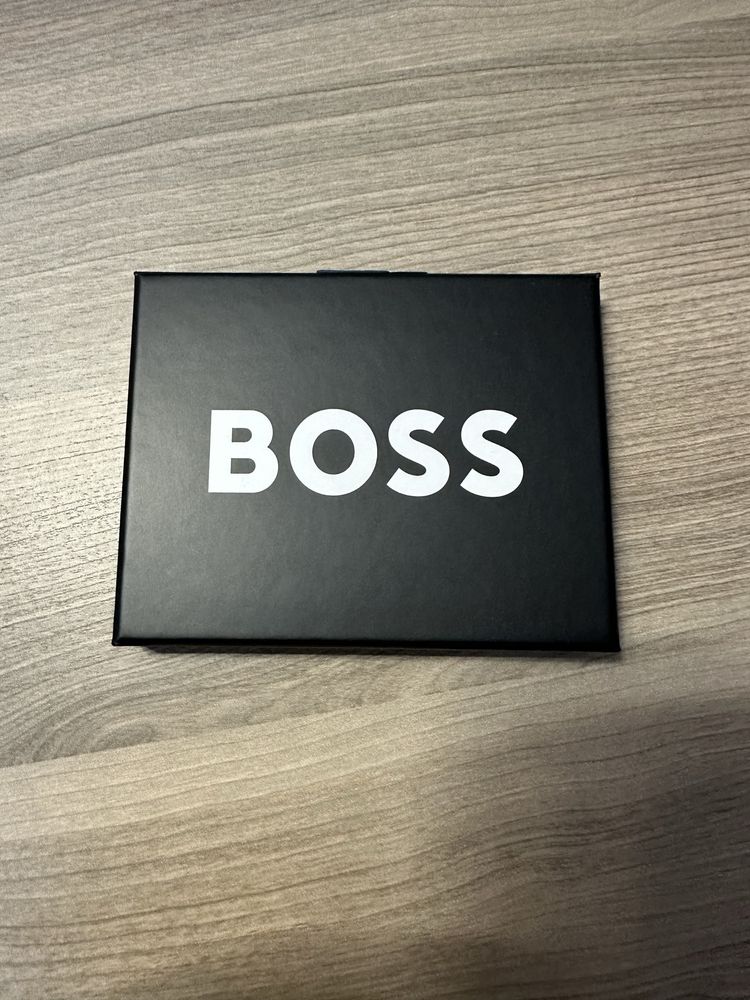 Картхолдер Boss новый