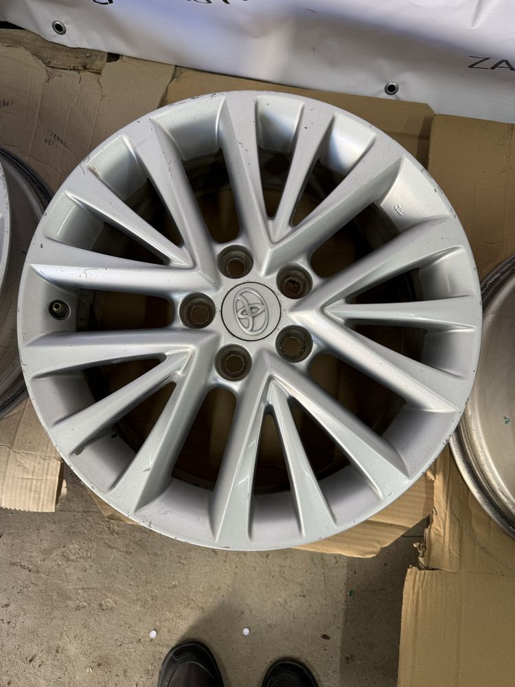 Диски R17 камри 55 Оригинал в хорошем состоянии. Toyota Camry 50/55