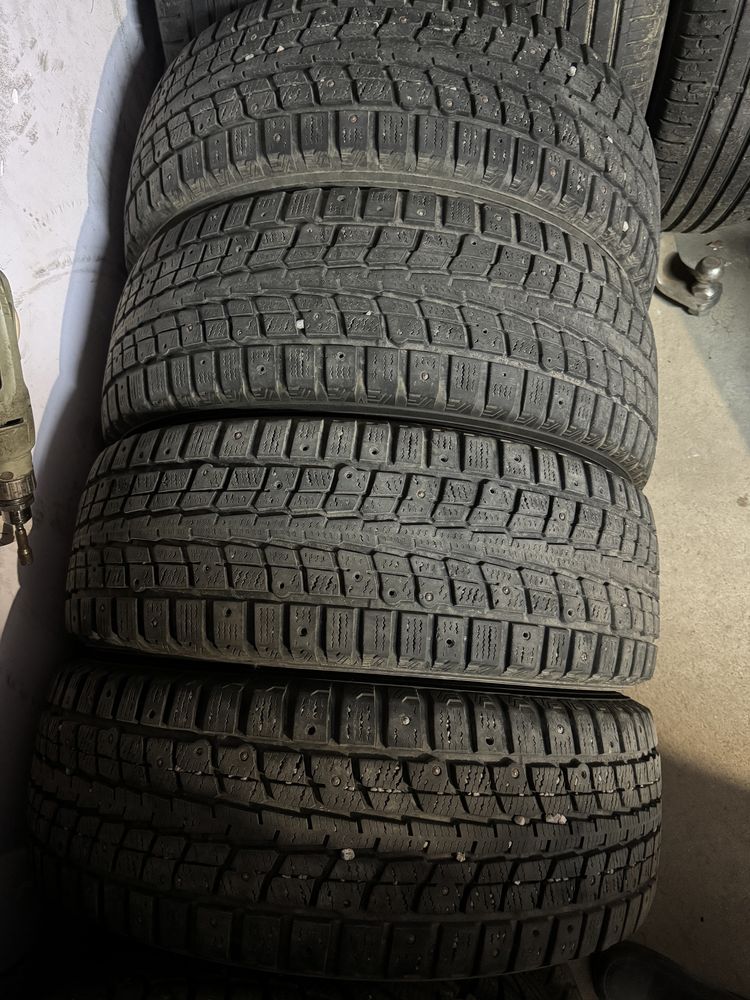 225/65/R17 зиминие шипы Dunlop