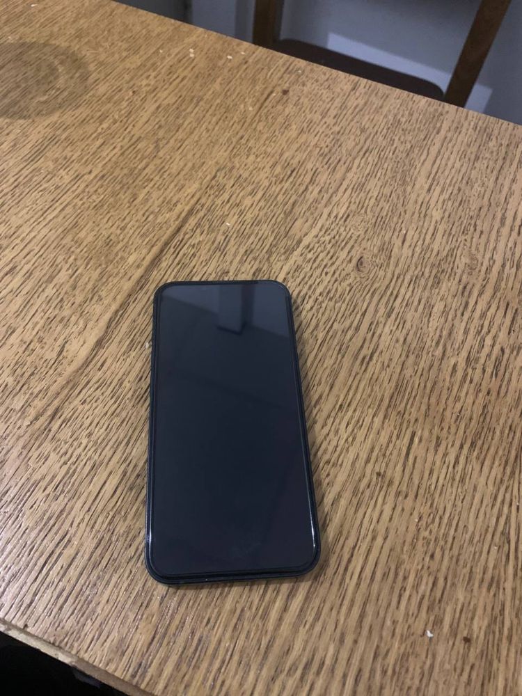 Iphone 13 в хорошем состоянии. Темно синий