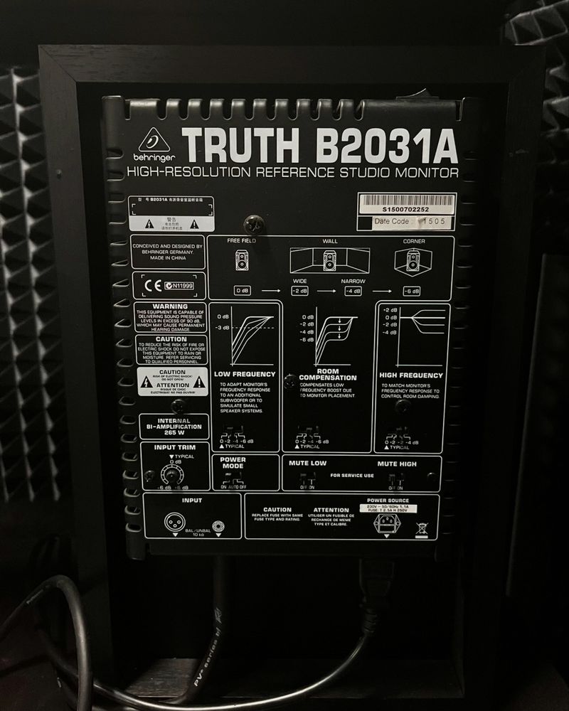 Активные студийные мониторы Behringer TRUTH B2031A (2 шт)