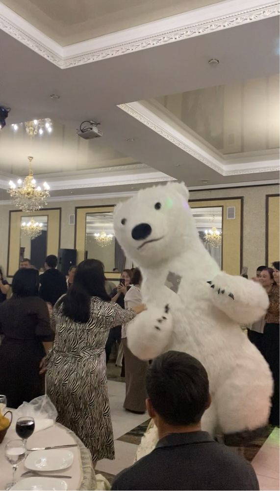 Надувной медведь для вашего праздника!