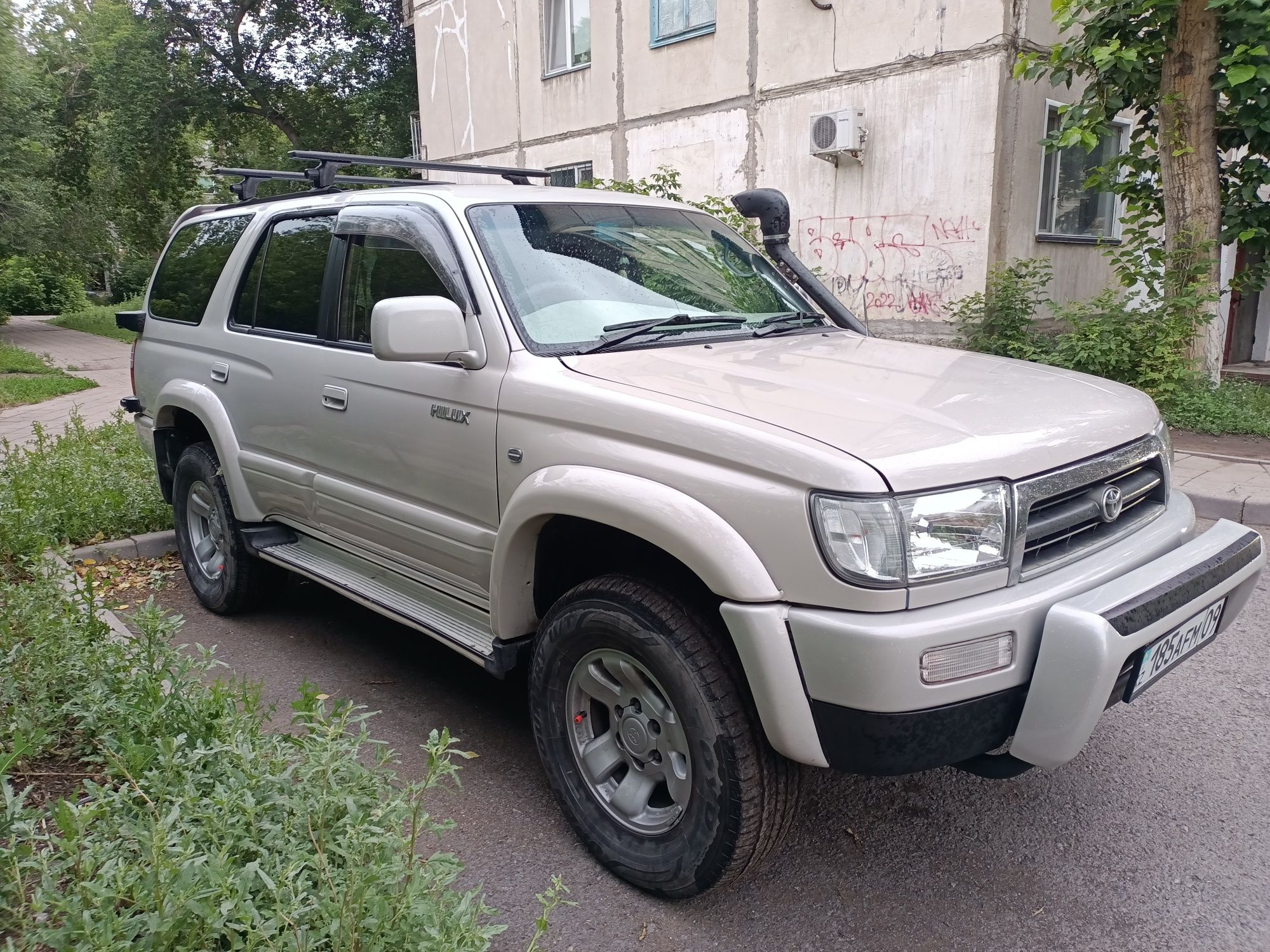 Продам Hilux Surf 185