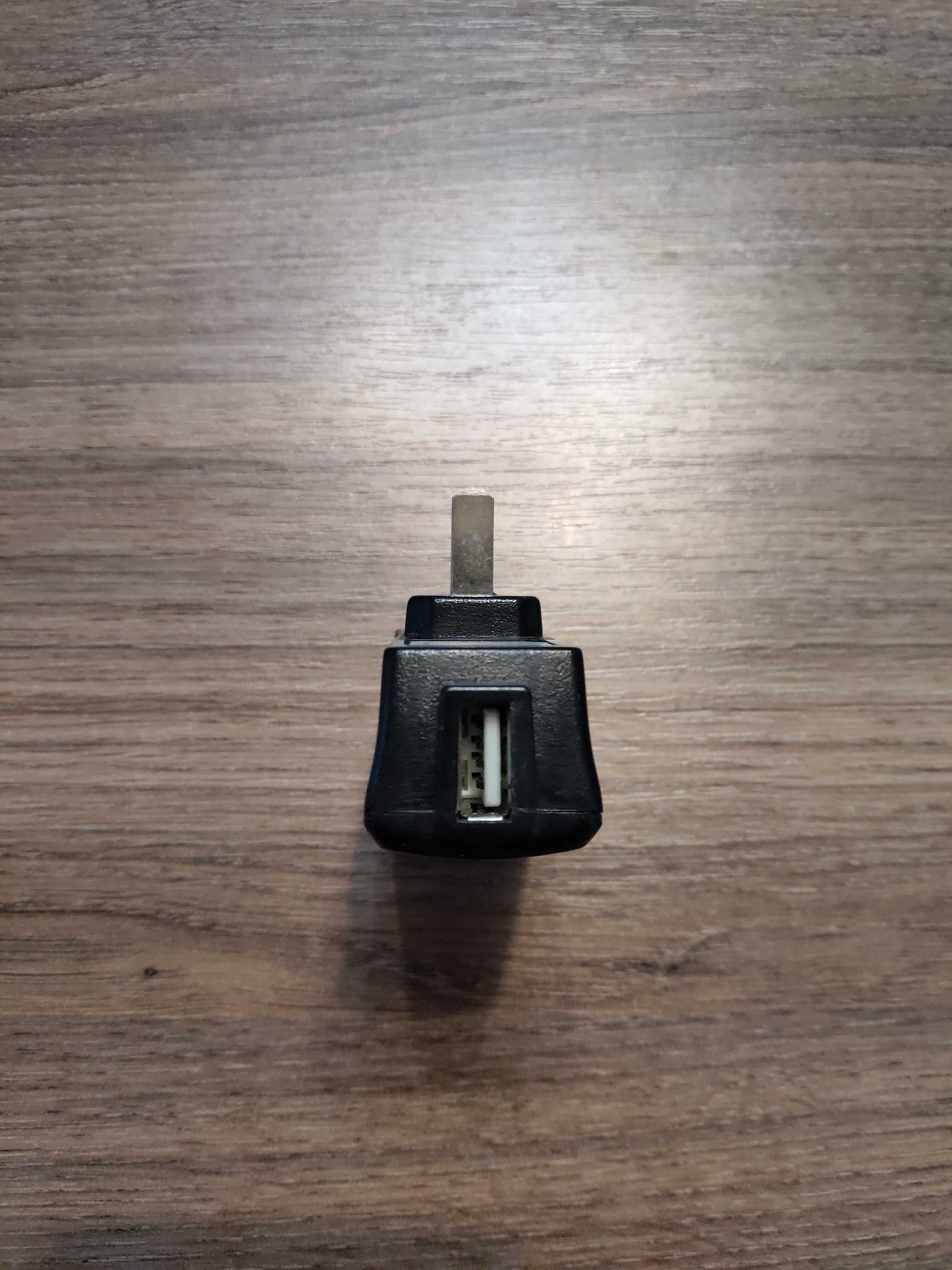 Сетевое зарядное устройство (с USB, американская вилка)