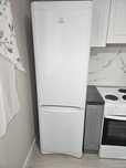 Продам холодильник Indesit