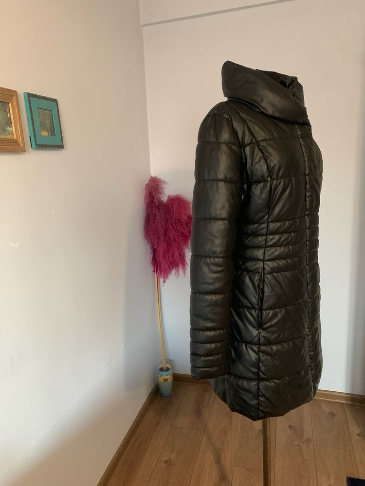 Зимний пуховик Guess 42-S / из эко-кожи / теплый мягкий