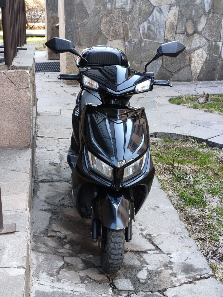 Продам мопед/скутер Liya m8