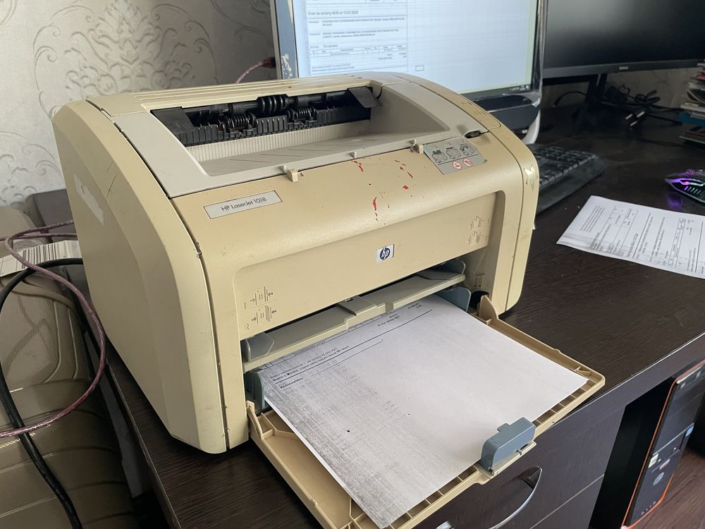 Принтер hp 1018 печатает чисто картридж новый