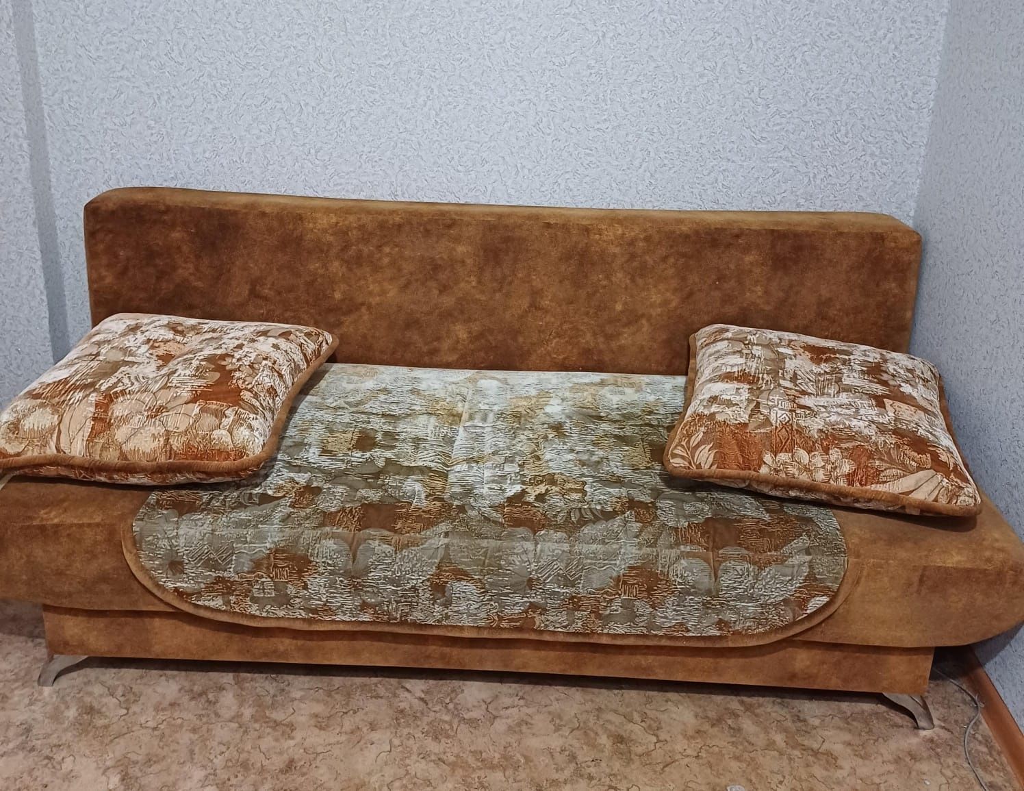 Продам шкаф телевизор диван