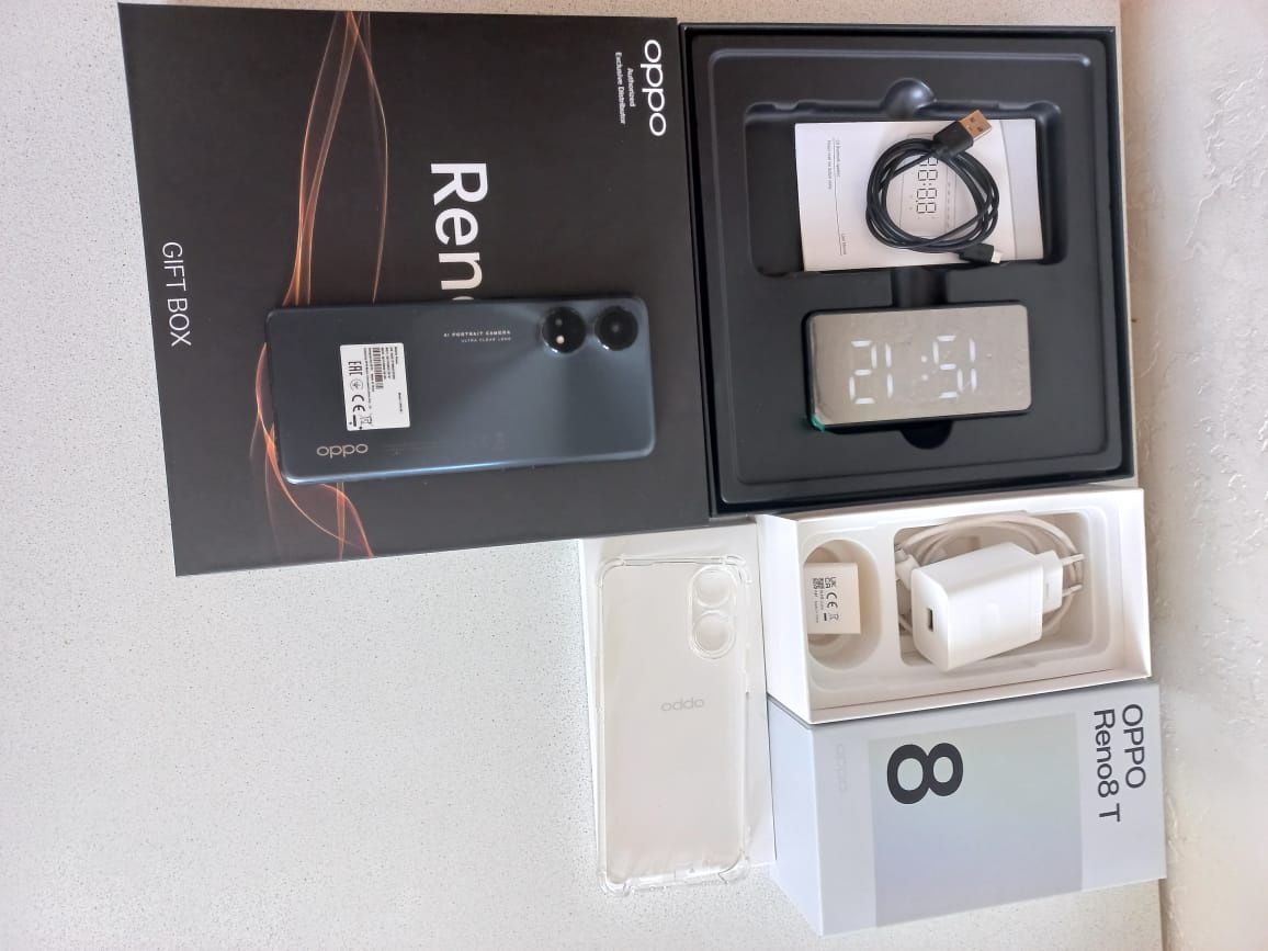 Oppa Reno T8 все в оригинале минусов нет