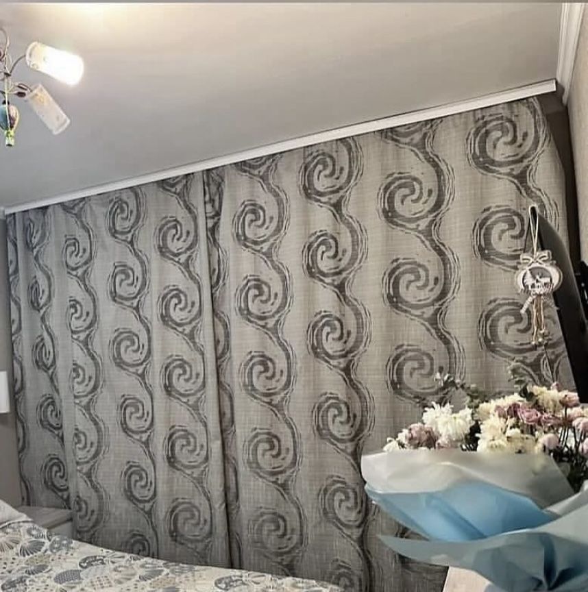 Продам шторы блэк аут, почти новые.