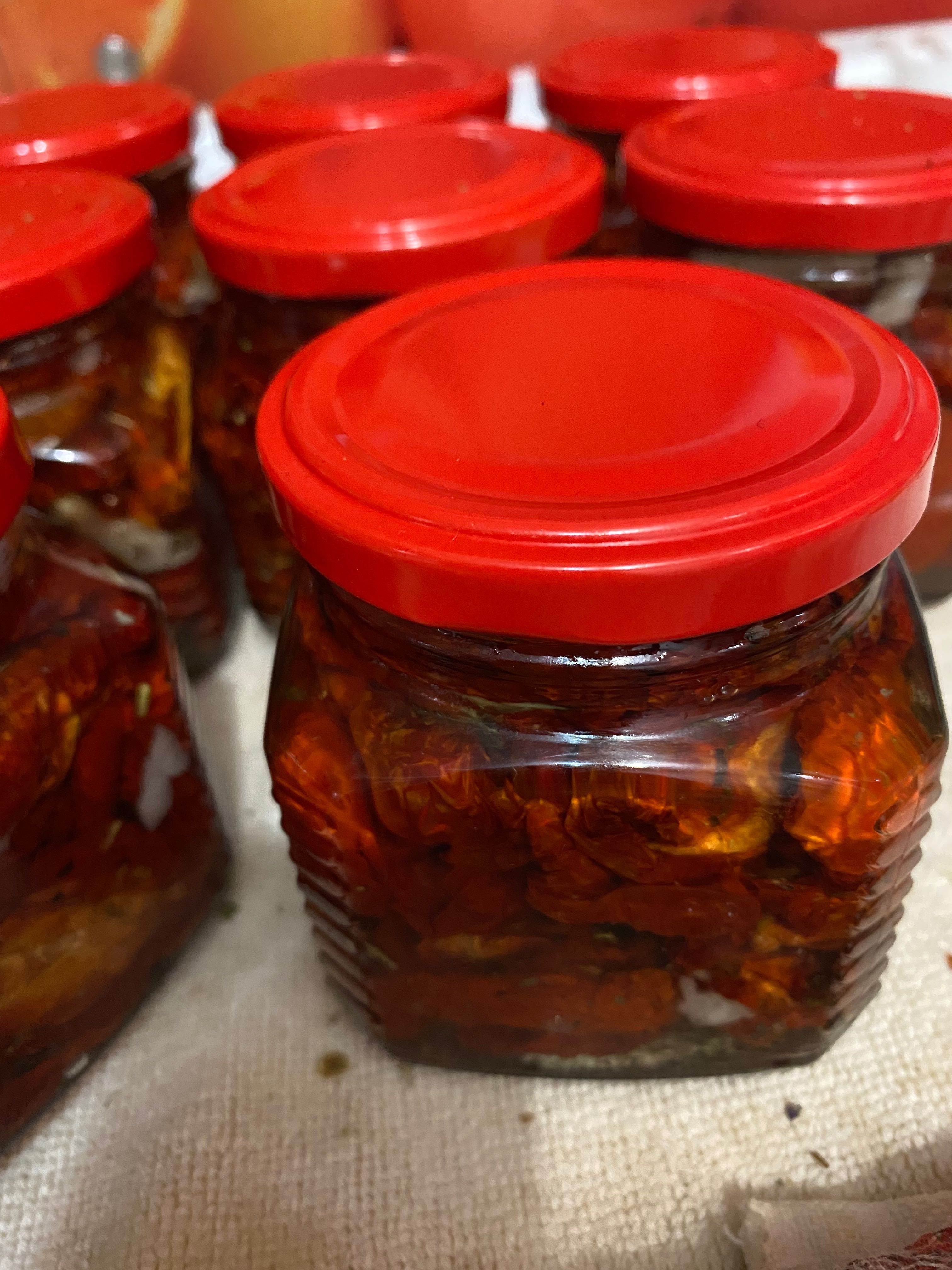 Вяленые томаты с прованскими травами