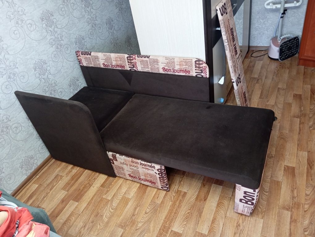 Диван-кровать,в отличном состоянии,срочно продам!