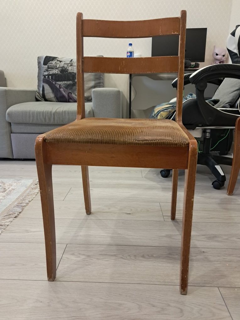 Продам три стула