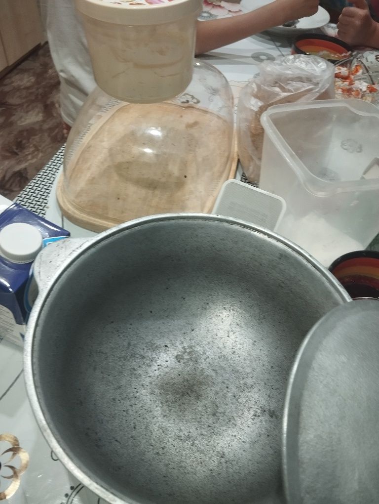 Казан советский чугунный