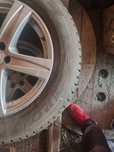 Продам зимние шины с дисками Pirelli