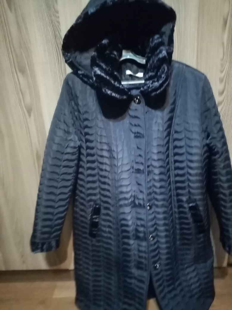 Продам женское пальто