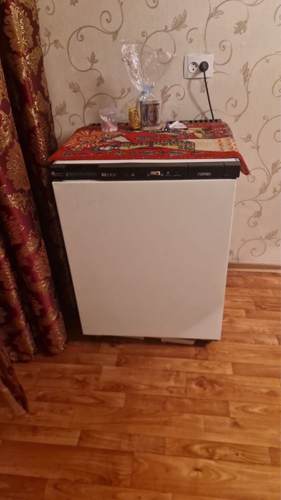 Продам морозильную камеру