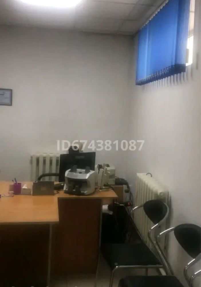 Срочно сдам офис в ходовом и оживленном районе в нутри помещения