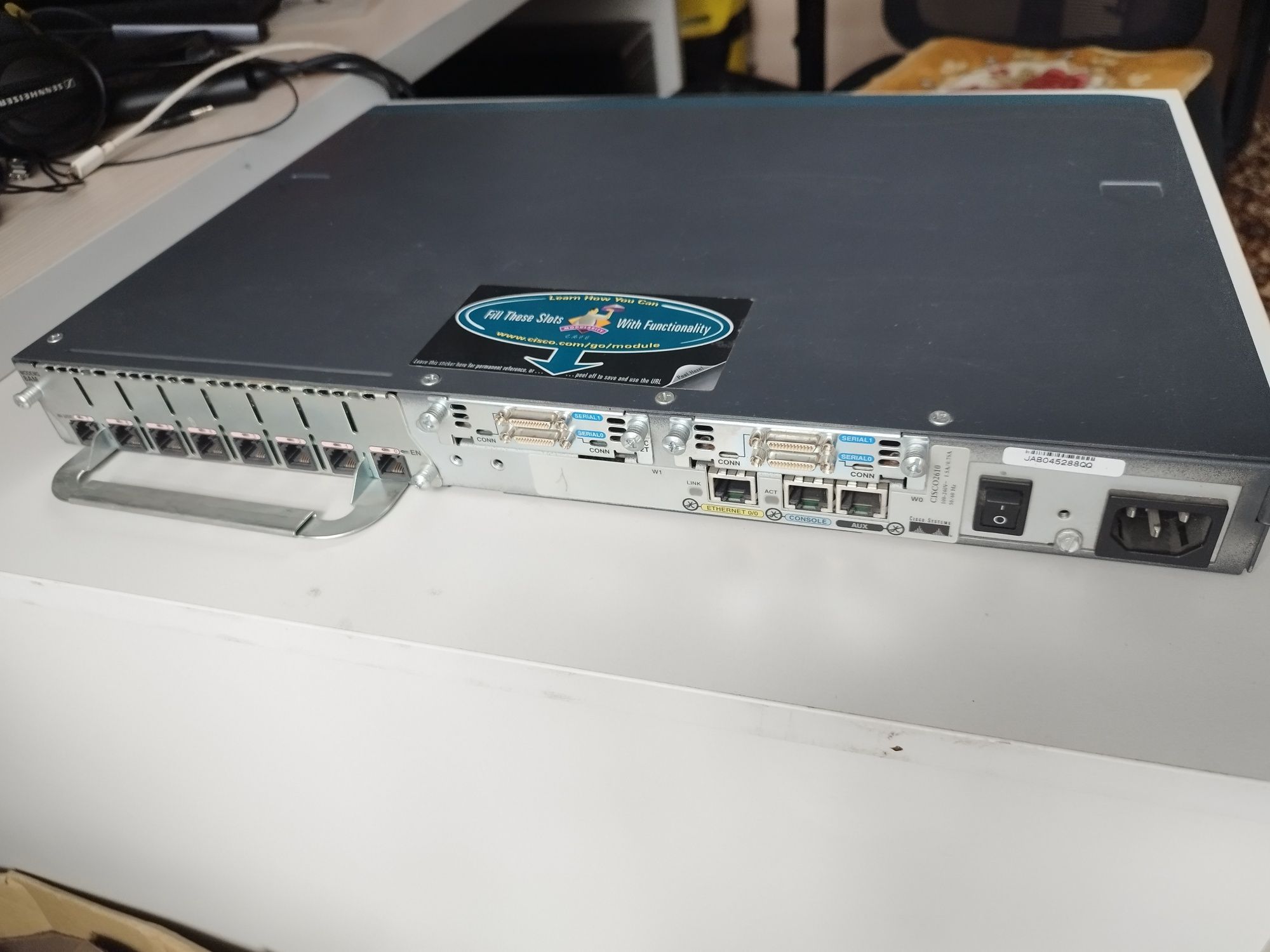 Продам маршрутизаторы CISCO